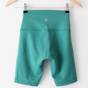 Lululemon Wunder Train High-Rise  Biker Short 8”